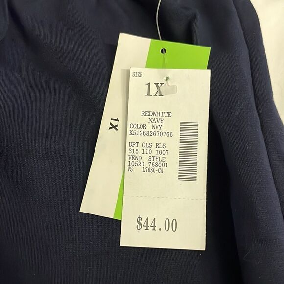 C. D. DANIELS NAVY PULL ON CAPRIS PANTS.  NEW WITH TAGS.   STRETCH - Picture 2 of 8